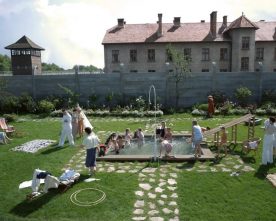 Come si convive con un genocidio